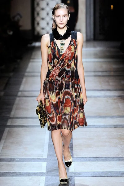 Look 11